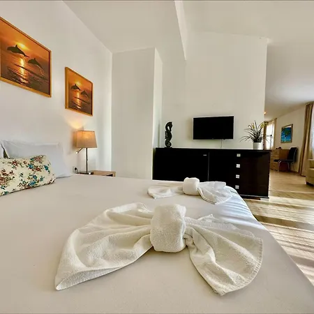 Menada Apartman Aheloj