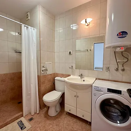 Menada Apartman Aheloj