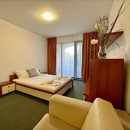 Apartment Menada *