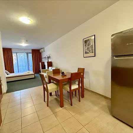 Menada Apartment *