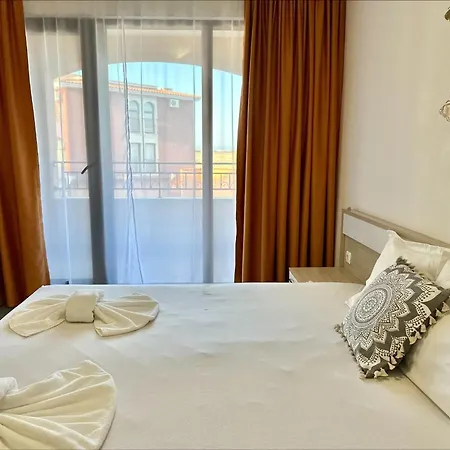 Apartment Menada *