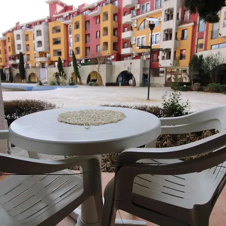 Menada Apartman Aheloj