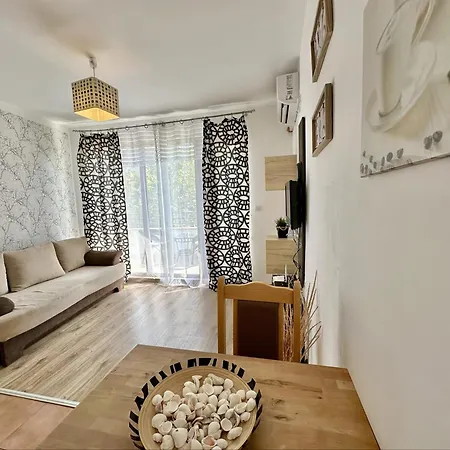 Apartment Menada *